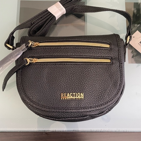 BNWT Kenneth Cole Reaction Black Mini Saddle Crossbody - Picture 4 of 7